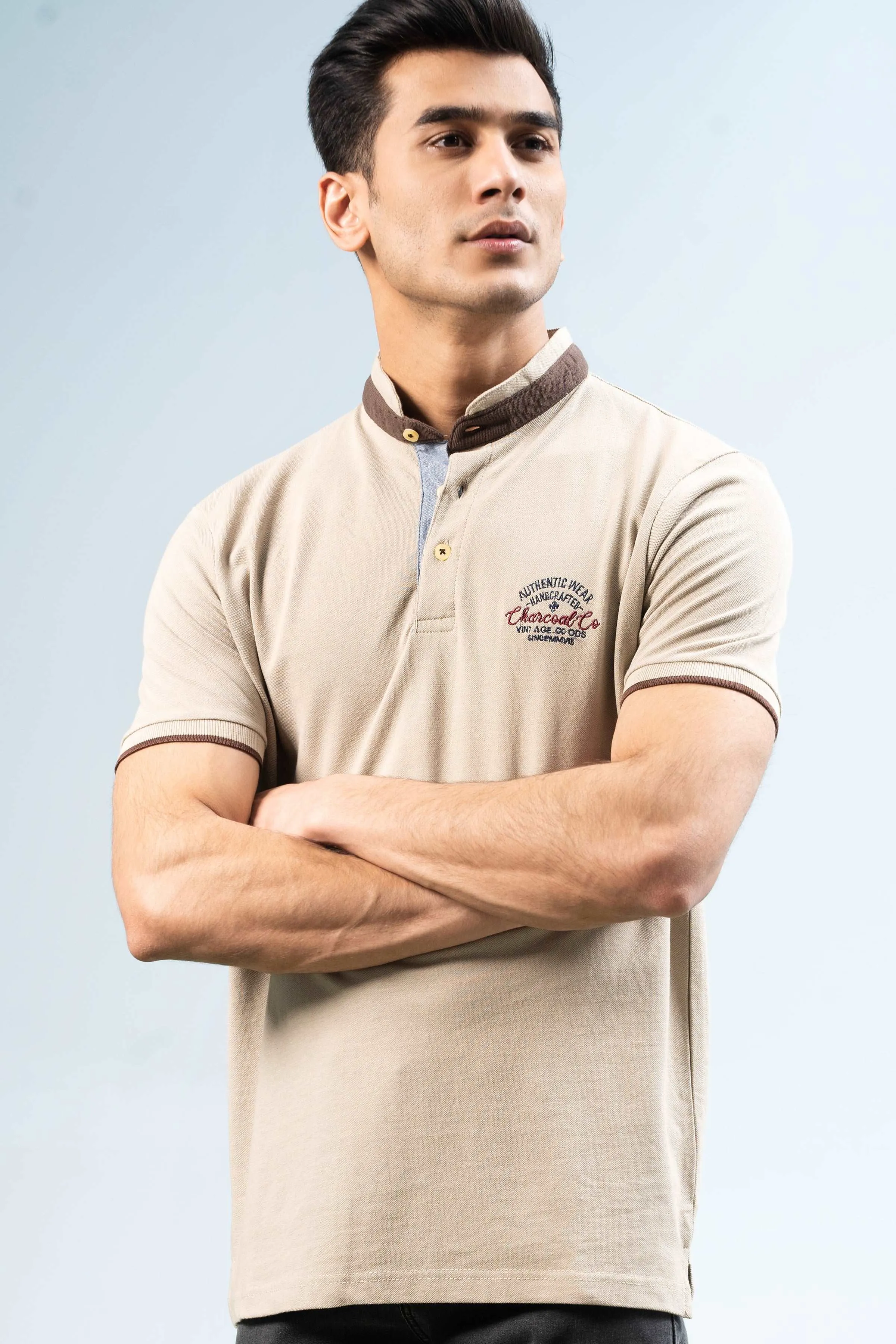 BAN COLLAR POLO LIGHT KHAKI