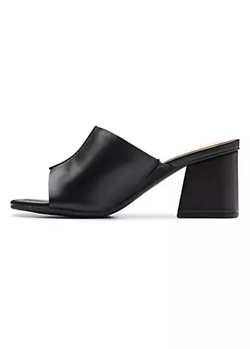 Black Leather Siara65 Band Sandals by Clarks | Look Again