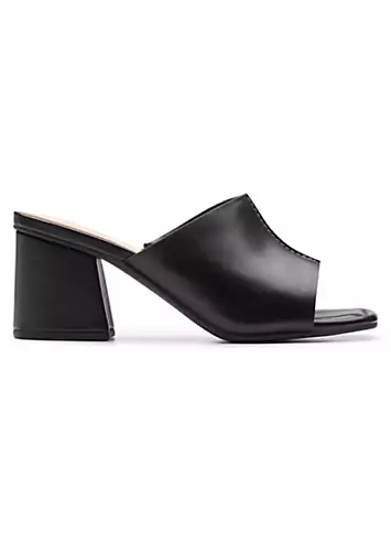 Black Leather Siara65 Band Sandals by Clarks | Look Again