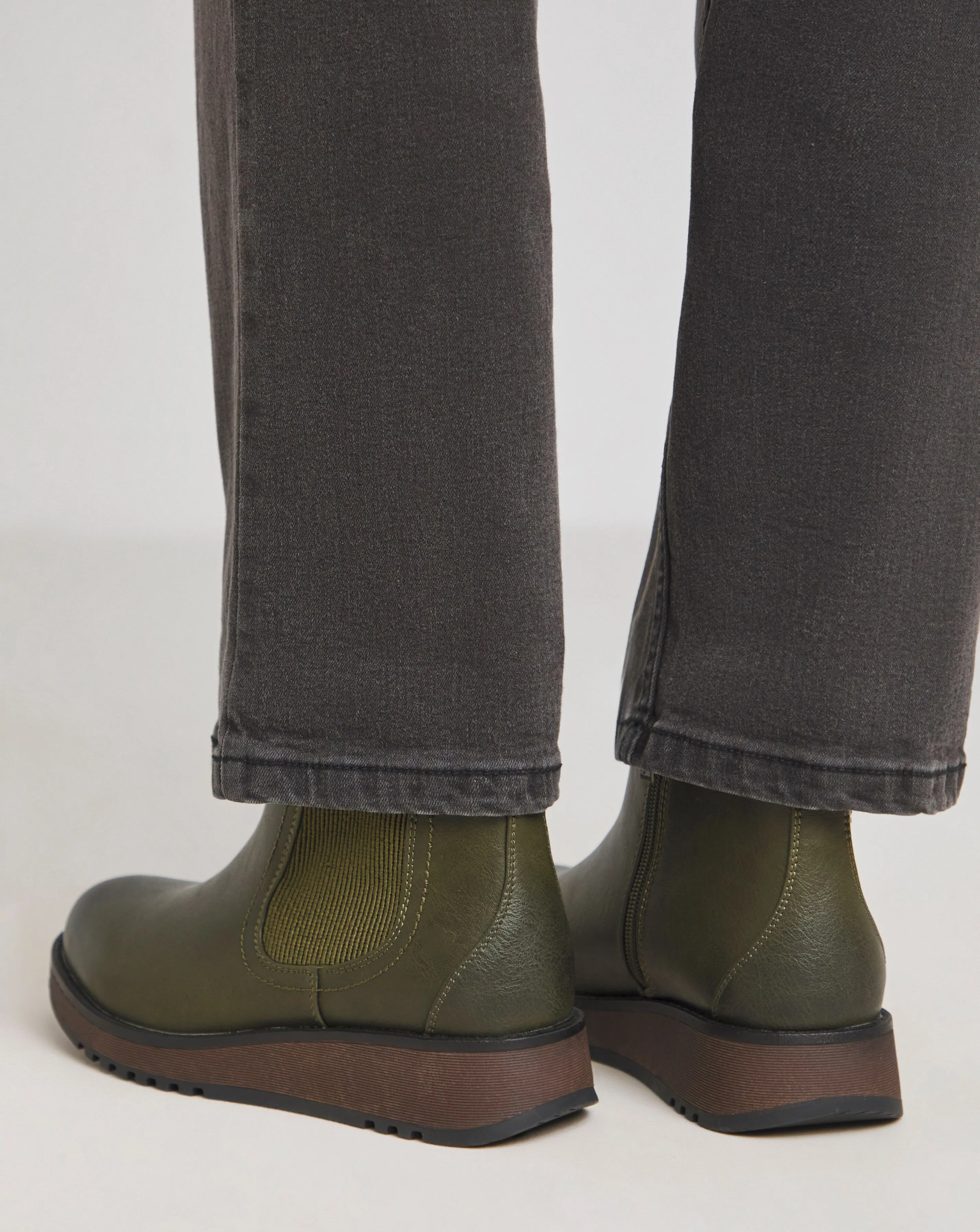 Heavenly Feet Rolo Chelsea Boot Extra Wide Fit