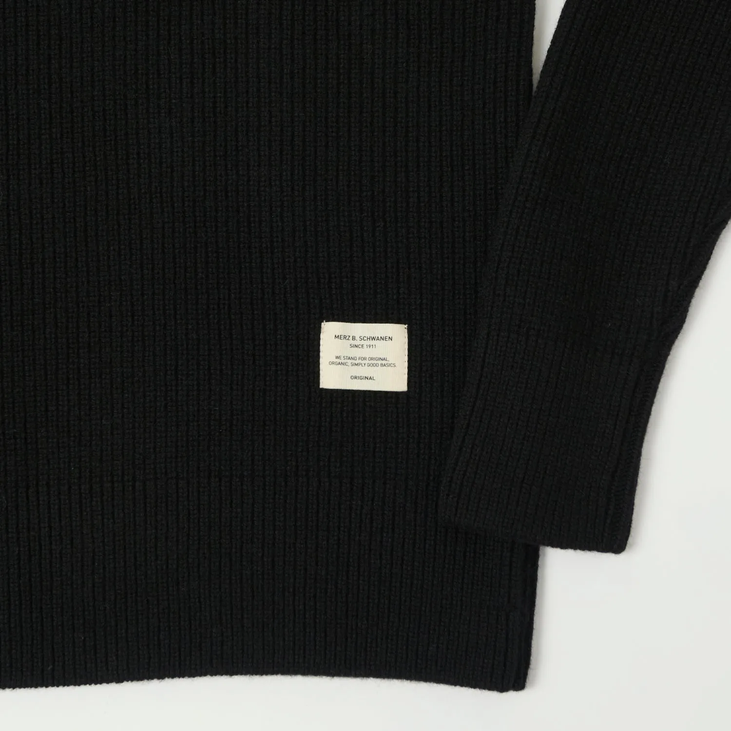 Merz b. Schwanen LOCC02 Ribbed Knit Crew Neck Pullover - Deep Black