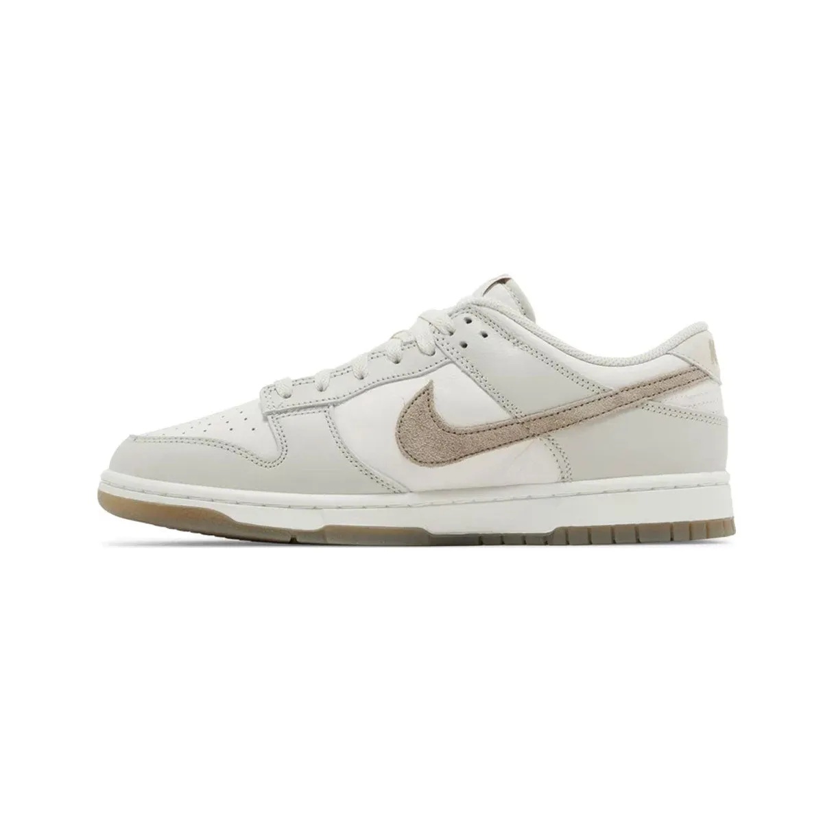 Nike Dunk Low SE “Phantom Khaki”