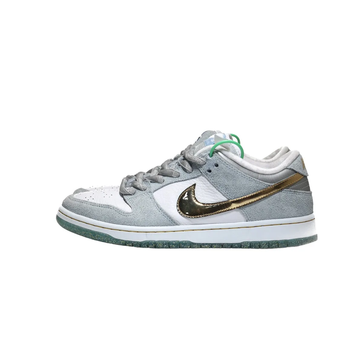 Nike Sean Cliver x Nike SB Dunk Low Pro QS 