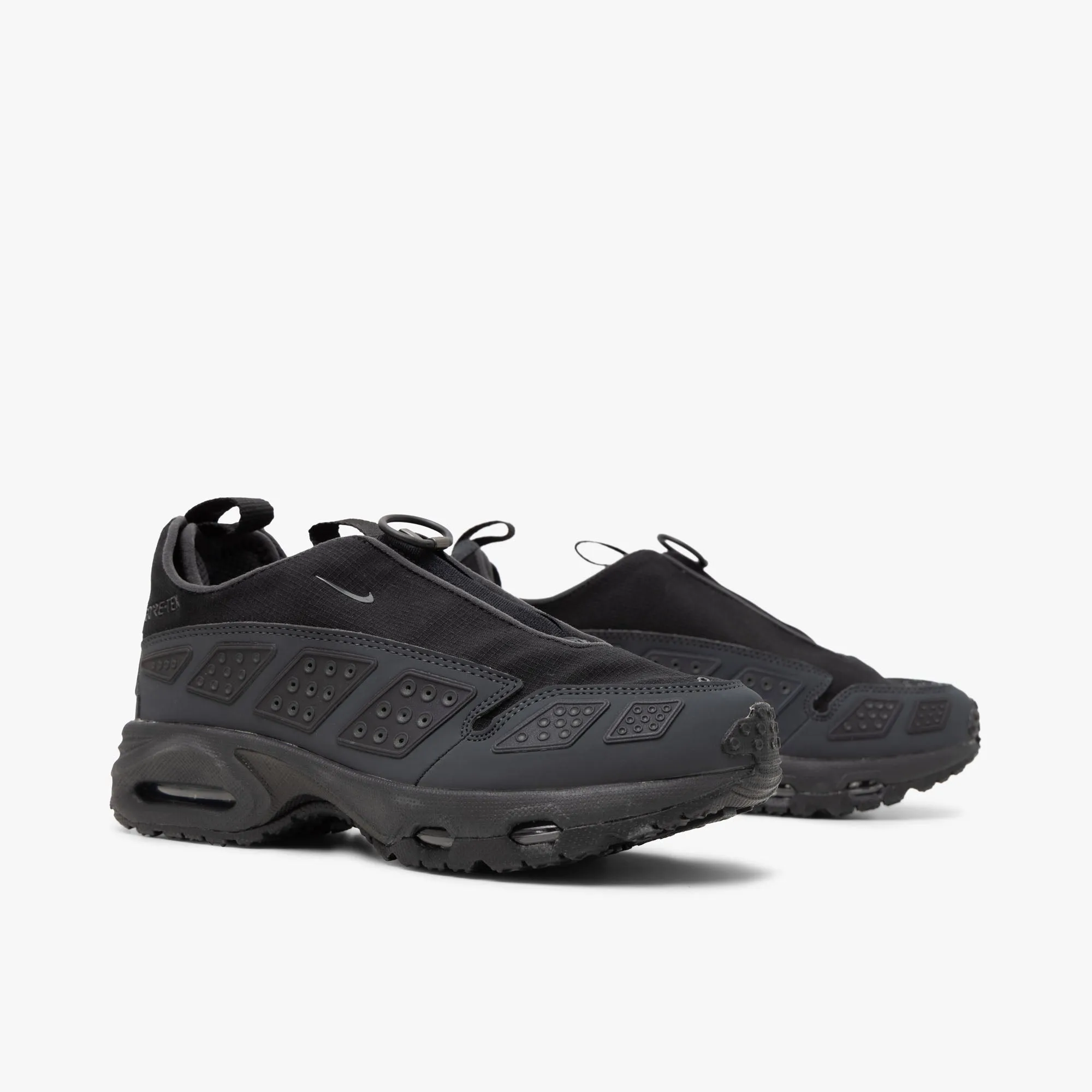 Nike Women's Air Max SNDR GORE-TEX Black / Dark Smoke Grey