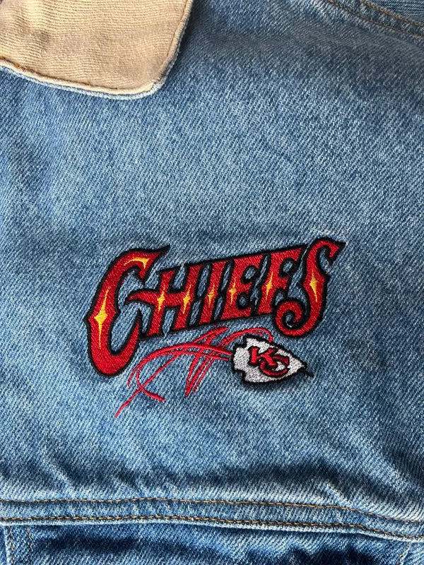 WESTSIDE STOREY VINTAGE | VINTAGE 90S KC CHIEFS DENIM JACKET FRONT & BACK