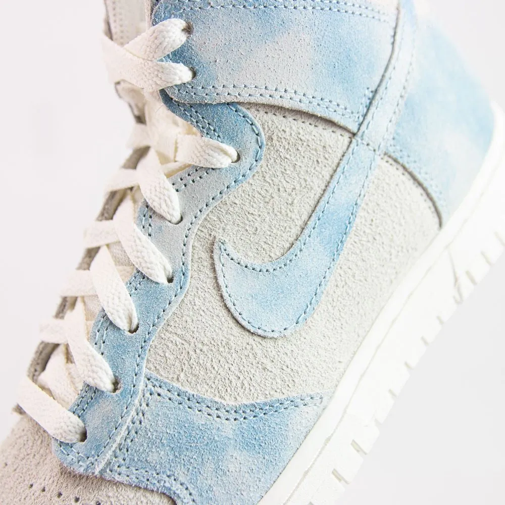 WMNS Nike Dunk High SE (Celestine Blue/Sail)